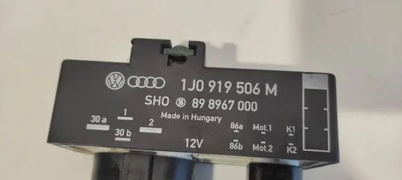 Skoda Fabia Mk1 (6Y) Coolant fan relay 1J0919506M 898967000