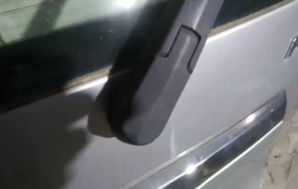 Honda FR-V Rear window wiper motor