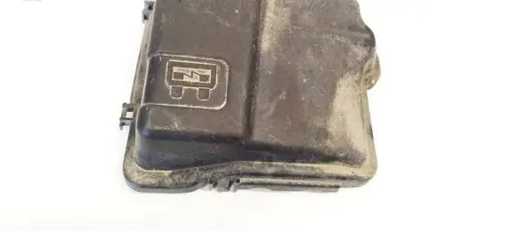 Peugeot 207 Fuse box cover 9657287180