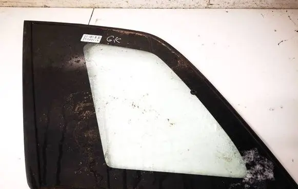 Suzuki Grand Vitara II Rear side window 