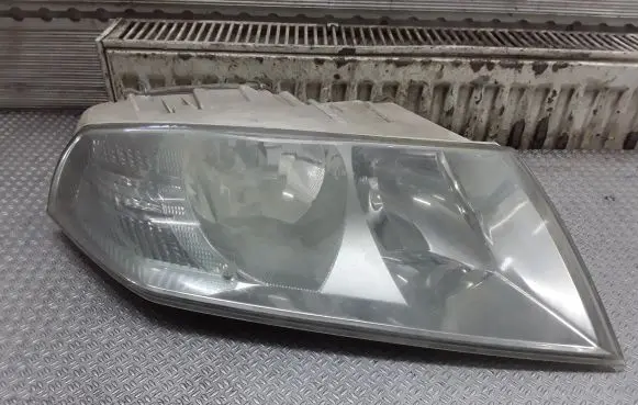 Skoda Octavia Mk2 (1Z) Headlight/headlamp