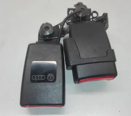 Audi Q3 8U Middle seatbelt buckle (rear) 4G0857739A