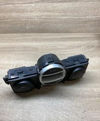 Renault Clio III Climate control unit 