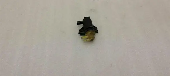 Mercedes-Benz C W205 Turbo solenoid valve A0091533128