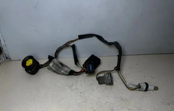 Volvo V70 Headlight/headlamp wiring loom/harness 30763548 89071193