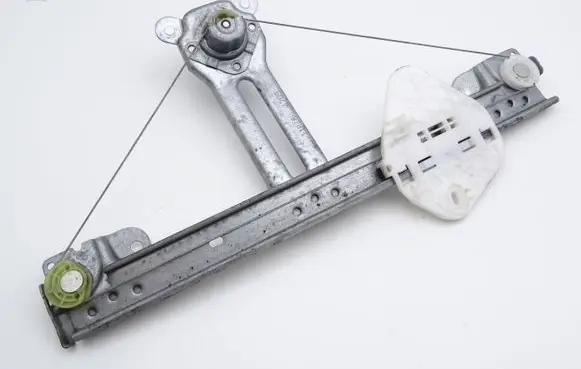 Dacia Logan I Rear door manual window regulator 118490 118466