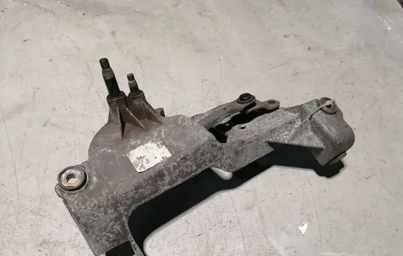 Front wiper linkage