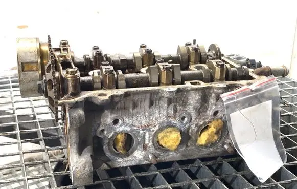 Citroen C1 Engine head 