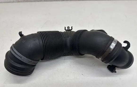 Volkswagen PASSAT B7 Air intake hose/pipe 3C0129654P
