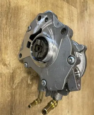Land Rover Range Rover Sport L494 Vacuum pump 704483130 19T1570379