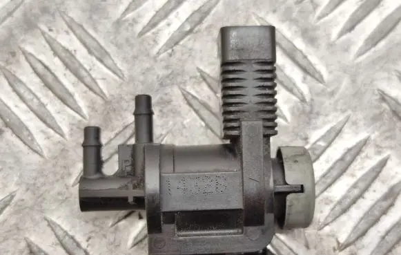 Audi A4 S4 B8 8K Turbo solenoid valve 1K0906283A