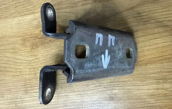 Opel Insignia A Front door lower hinge