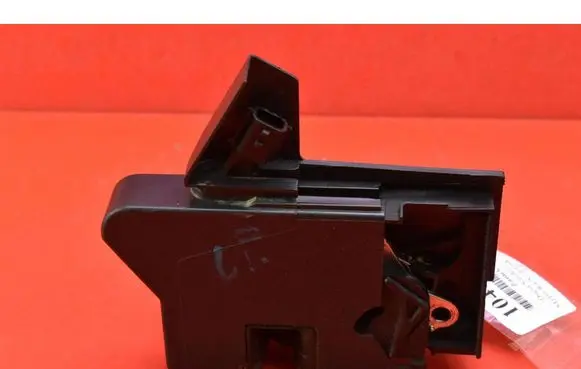 Dacia Sandero Front door lock 
