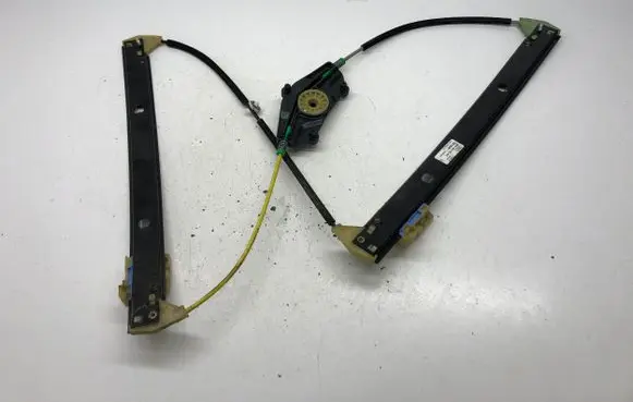 Front window lifting mechanism without motor