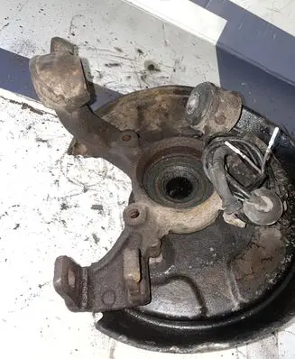 Rear wheel hub