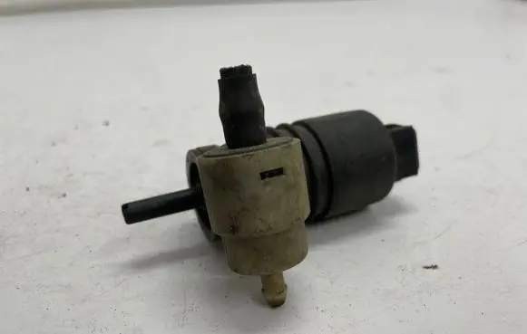 Opel Astra J Windscreen/windshield washer pump