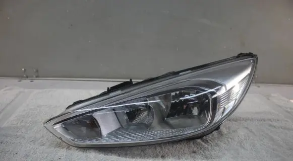 Ford Focus Headlight/headlamp F1EB13W030AD