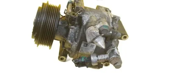 Opel Mokka Air conditioning (A/C) compressor (pump) 95131773 B16DTH
