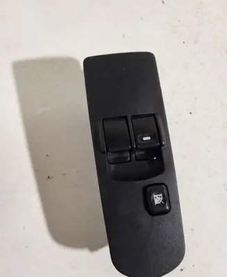 Mitsubishi Colt Electric window control switch MR587959 C8DD342M 1637TH6