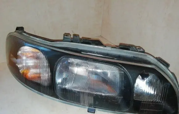 Volvo S60 Headlight/headlamp