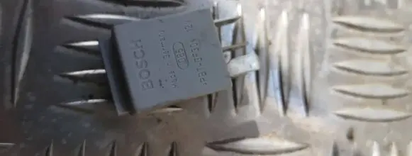 Volkswagen PASSAT B6 Other relay 1k0951253
