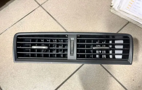 Skoda Fabia Mk3 (NJ) Dash center air vent grill 6V0820951C