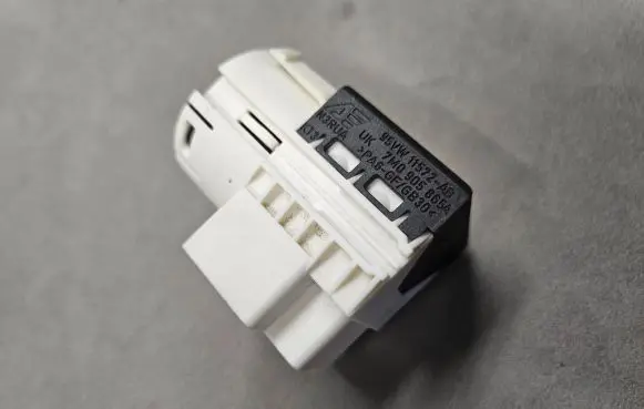 Volkswagen Sharan Ignition lock contact 7M0905865A 95VW11572AB