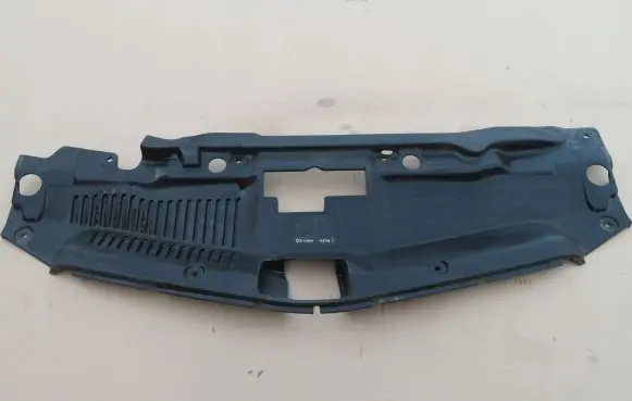Engine bonnet/hood lock trim molding