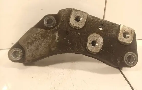 Volkswagen Jetta V Gearbox mounting bracket 1k0199117
