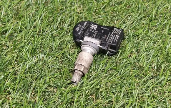 KIA Pro Cee'd II Tire pressure sensor 52933B1100 A2C14774600