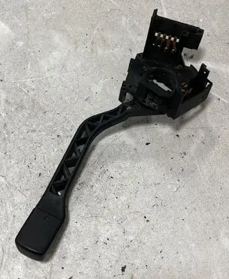 Volkswagen PASSAT B3 Wiper control stalk 333953503K 3953503 400328