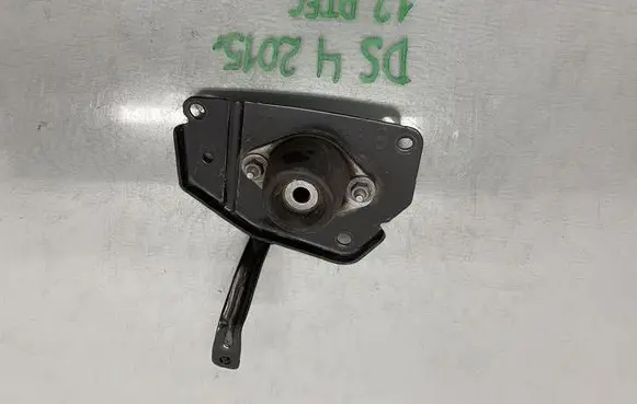 Citroen DS4 Gearbox mounting bracket 9662731780