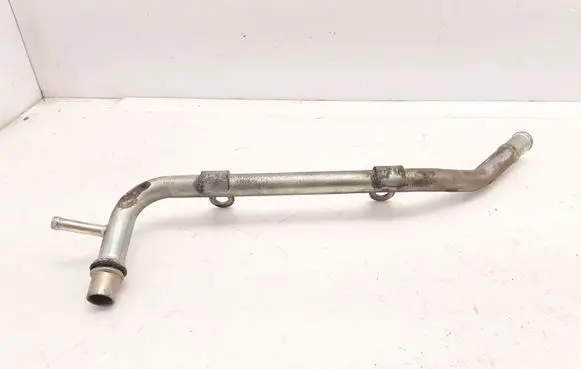 Toyota RAV 4 (XA40) Engine coolant pipe/hose