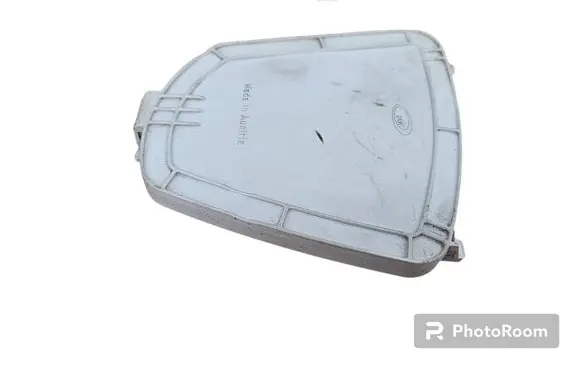 Chrysler Voyager Headlight/headlamp dust cover 