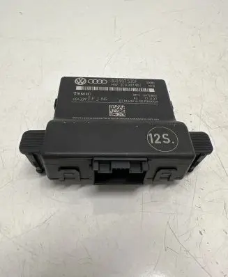 Volkswagen PASSAT B6 Gateway control module 3C0907530E