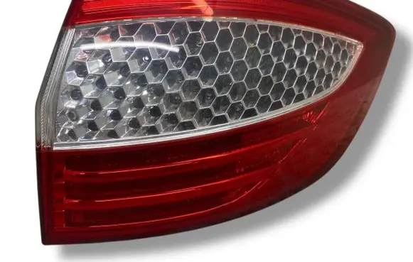 Rear/tail lights