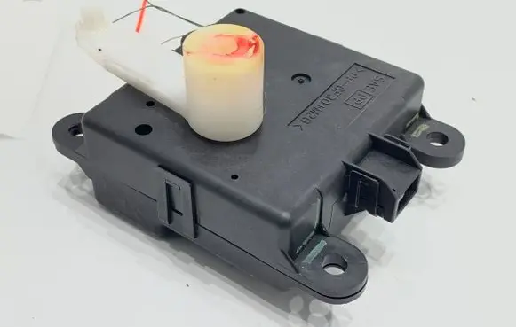 Nissan Qashqai Air flap motor/actuator 2774300A03