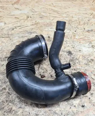 Mercedes-Benz E W211 Turbo air intake inlet pipe/hose A6470940097 85118755