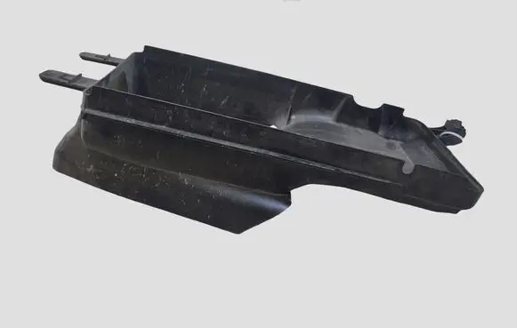 Ford Focus Intercooler air channel guide F1EB8121AB