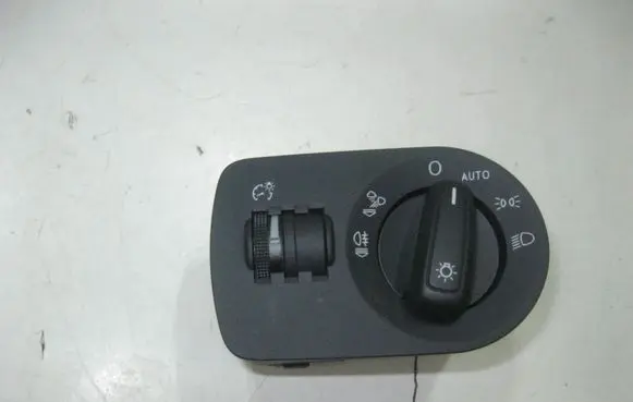 Audi Q3 8U Tailgate/trunk/boot open switch 8X2941531AM