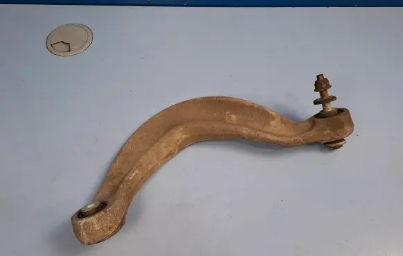 Rear control arm