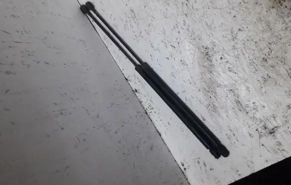Volkswagen New Beetle Tailgate/trunk strut/damper