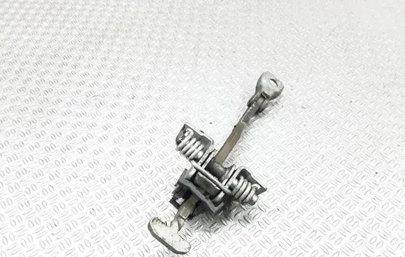 Opel Vectra C Front door check strap stopper