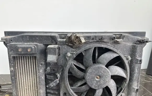 Citroen C4 I Radiator support slam panel