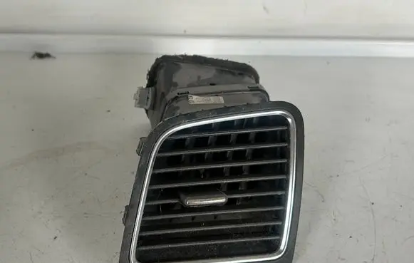 Volkswagen Sharan Dashboard side air vent grill/cover trim 7n0819703D