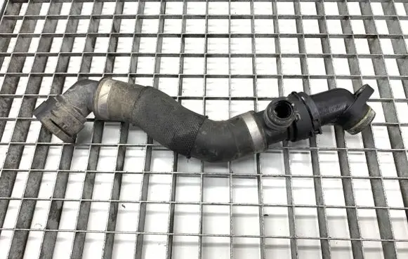 Audi Q8 Engine coolant pipe/hose 059121071DE