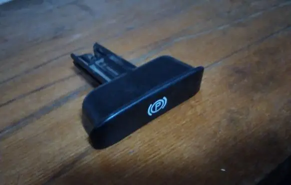 Mercedes-Benz C W203 Hand brake release handle 2034270620