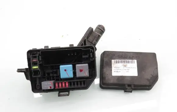 Toyota Yaris Fuse box set 826620D321
