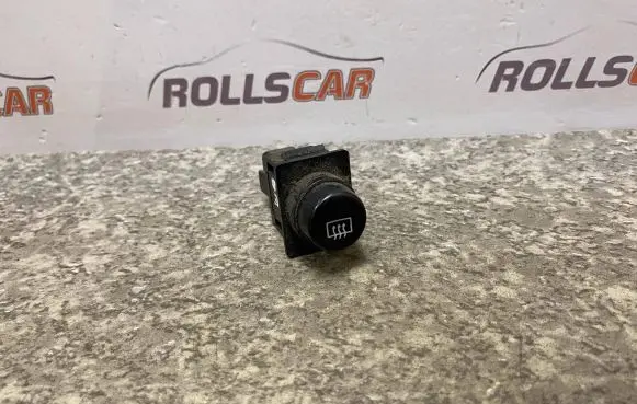 Mitsubishi L200 Windscreen/window heater switch