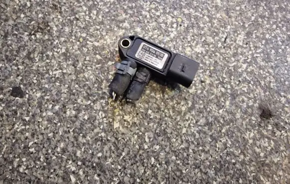 Volkswagen Tiguan Air pressure sensor 076906051B